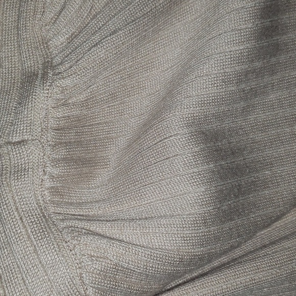 Tint & Shadow cropped cardigan - Picture 6 of 7